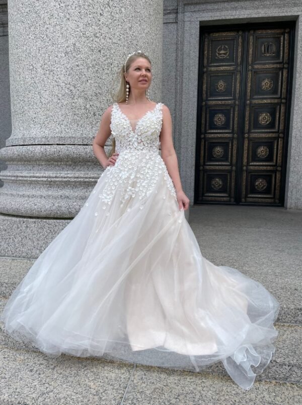 Wedding Dress PARIS - Image 3
